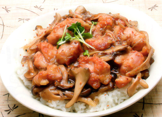きのこと鶏肉のあんかけ丼