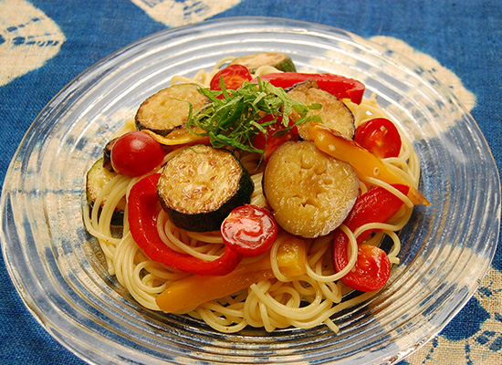 焼きなすと夏野菜の冷製パスタ