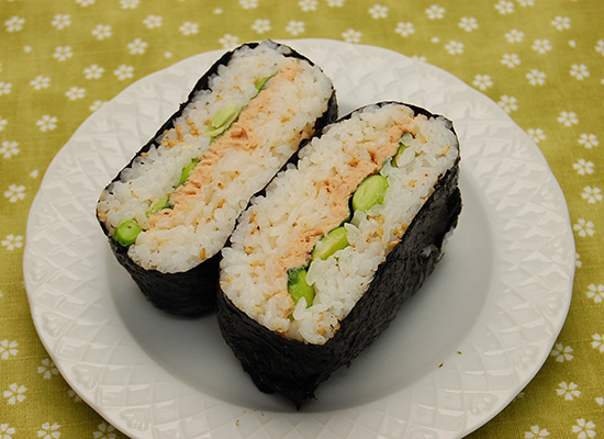 ツナ、大葉、枝豆のさわやかおにぎらず