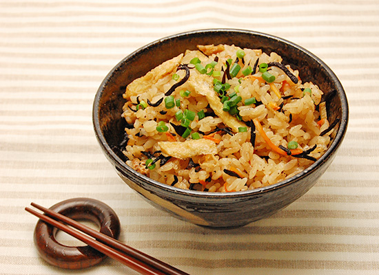 めんだしで簡単|切り干し大根とひじきの生姜炊き込みご飯
