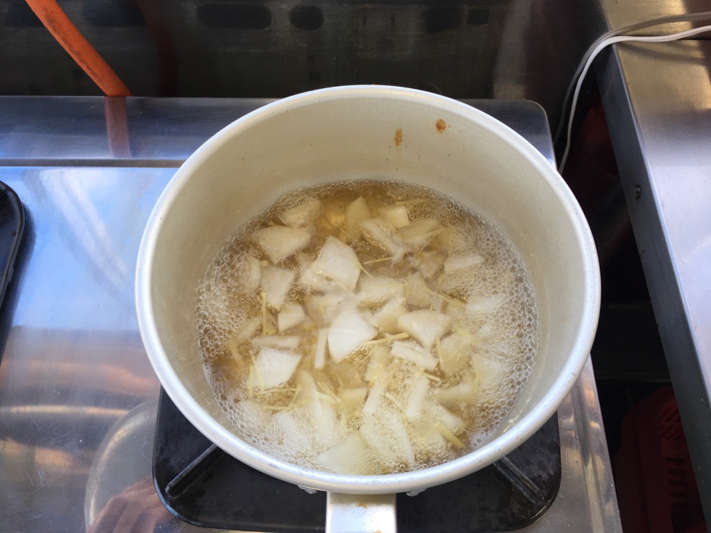 大根と生姜のとろ～り玉子スープ：手順1